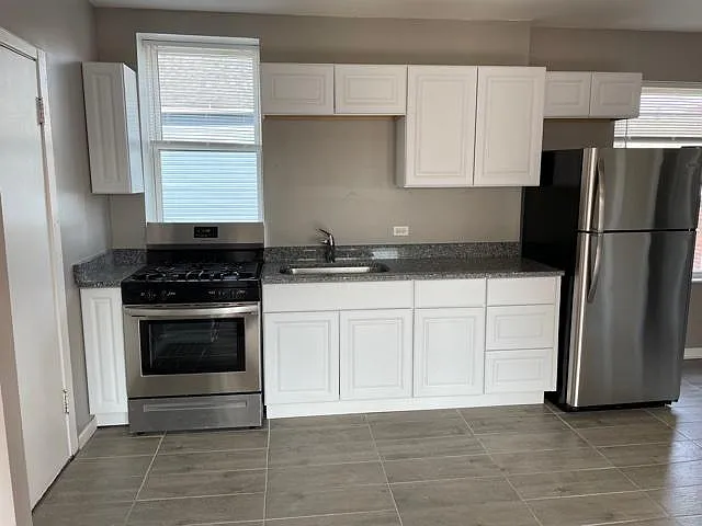 1 bed, 800 sqft, $1,350 — Photo 2
