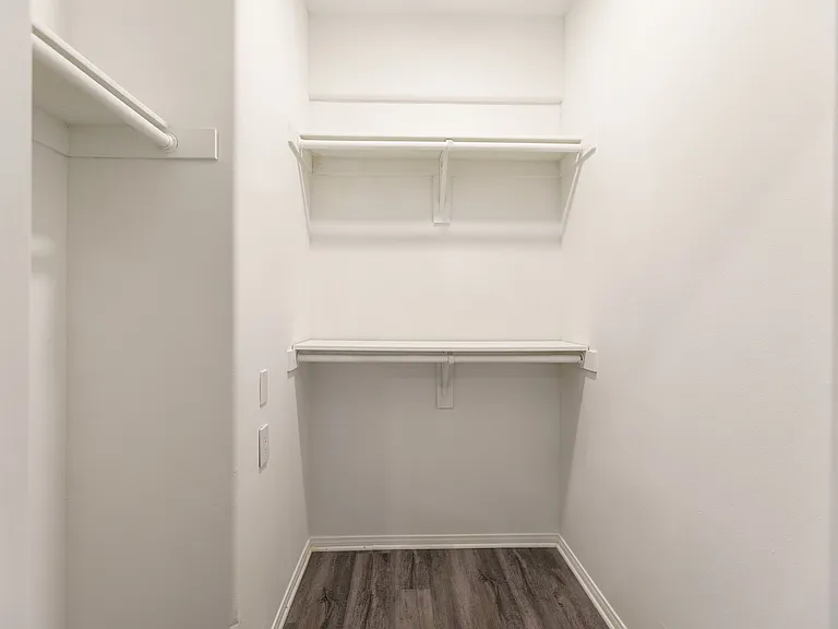 7057 Lanewood Ave — Photo 54