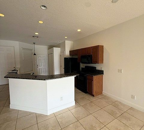 5th image of 2932 Oak Park Way #B