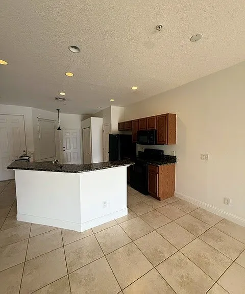 2932 Oak Park Way #B — Photo 5