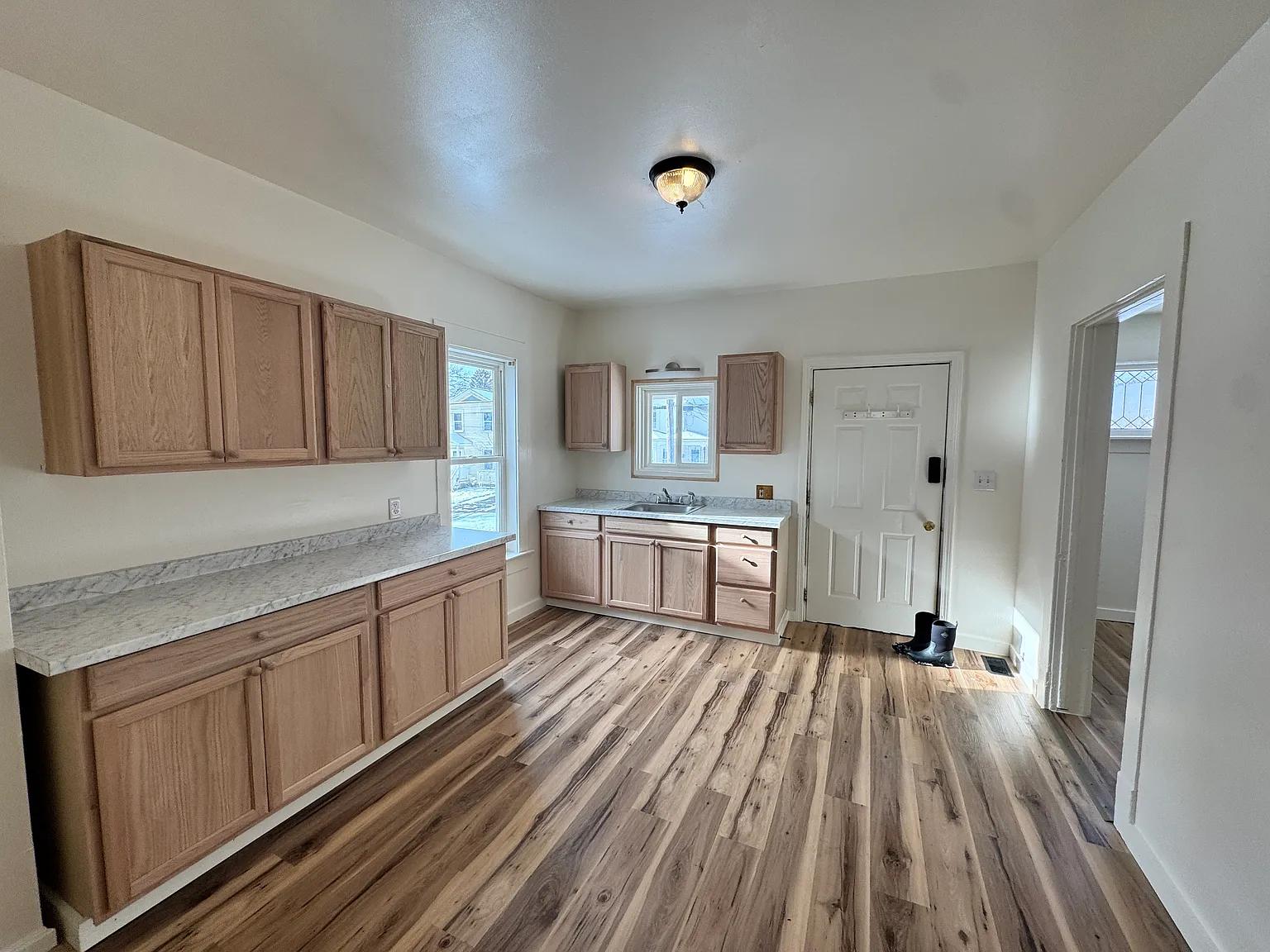 3 bed, 1237 sqft, $1,450 — Photo 2