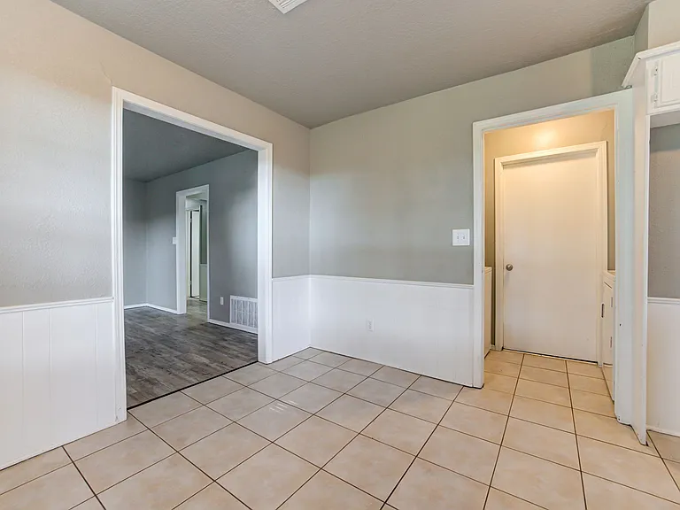 2287 Houston Ave — Photo 11