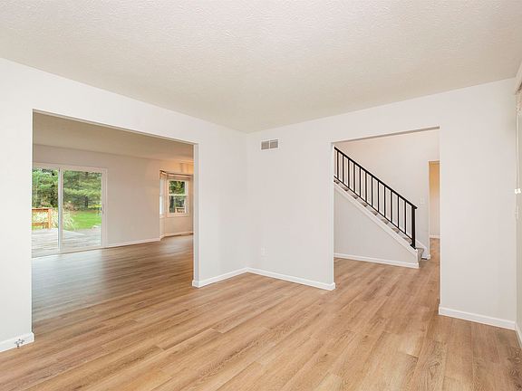 3rd image of 51783 Sulkey Ct