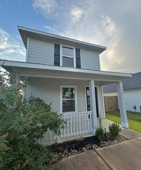 17051 Marie Village Dr — Photo 2