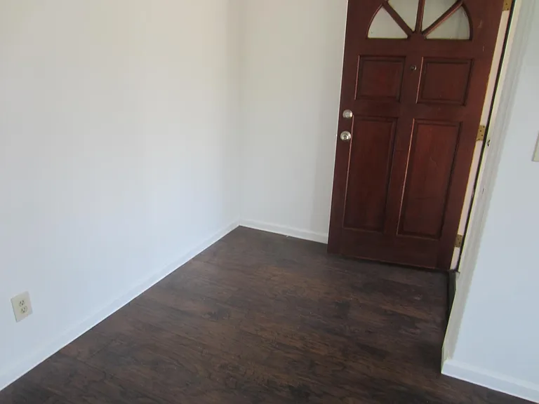 1223 E 15th St #1223 — Photo 5