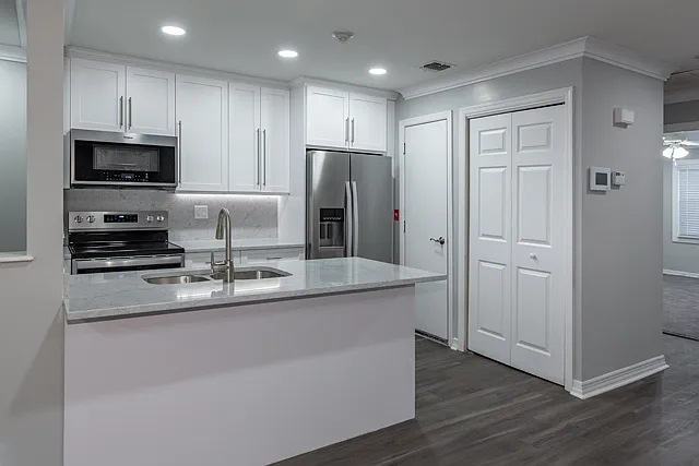 Fairfield Courtyard East At Farmingdale — Photo 1