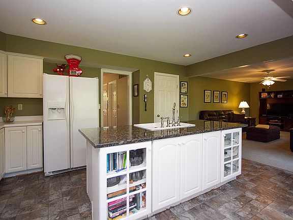 3rd image of 6504 Glenarbor Dr