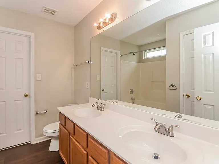10606 Pickerel Ln — Photo 12
