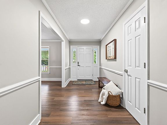 5th image of 3811 Fletcher St