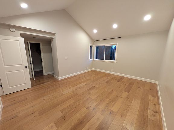 5th image of 591 Union Ave