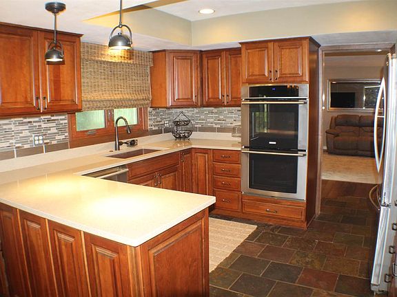 5th image of 1029 Pine Valley Dr