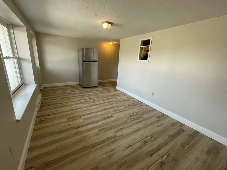 185 N Main St #9 — Photo 2