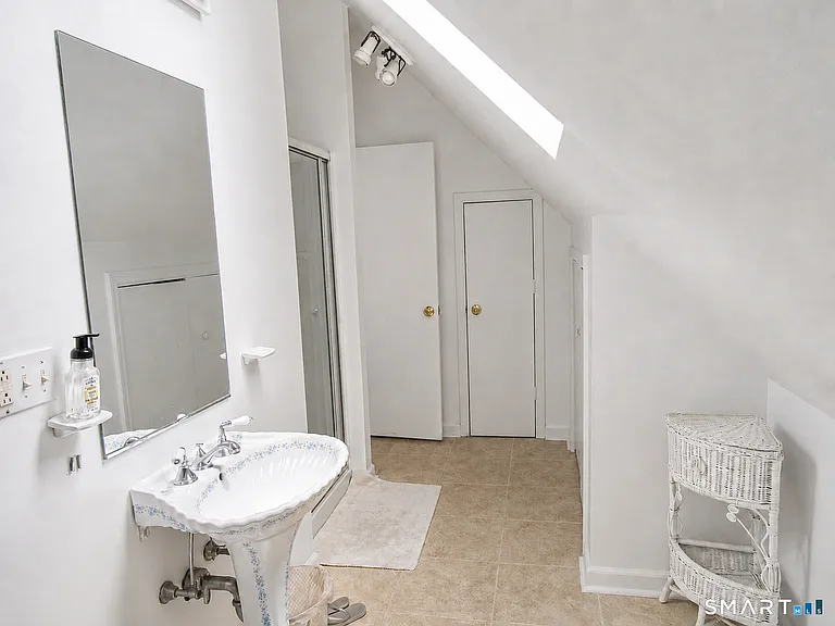 48 Beach Ave — Photo 18