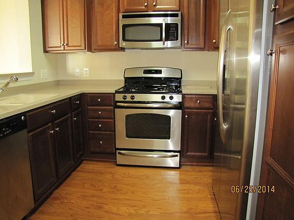 3rd image of 7055 Heritage Hunt Dr APT 302