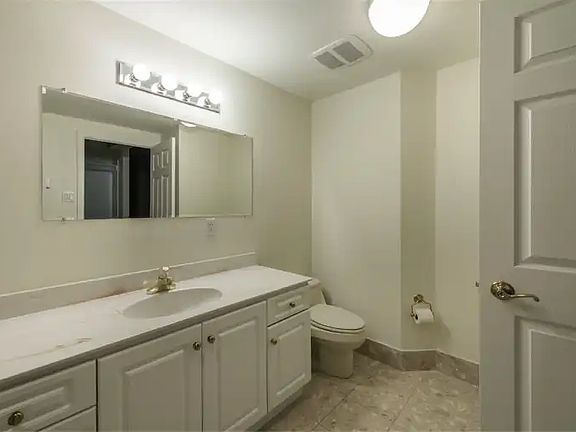 3rd image of 1465 Brenton St #1501