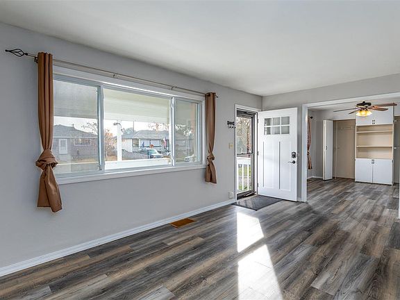 5th image of 1927 Everest Ave