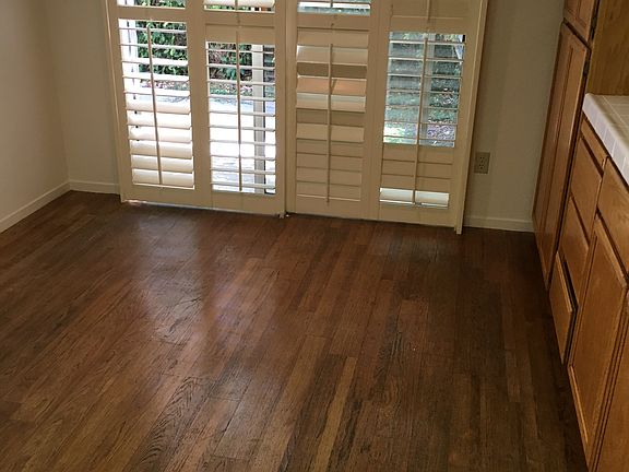 4th image of 608 Pemberton Ln