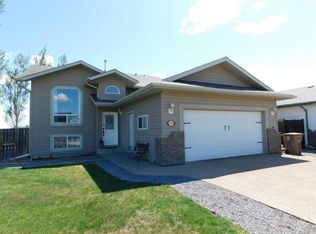 136 W Meadowbrook Dr E, Brooks, AB T1R 1N8