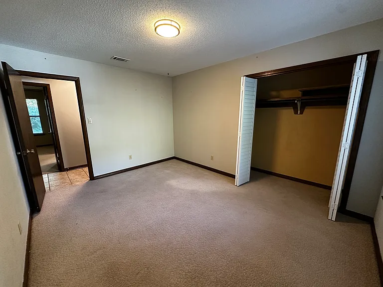106 Lively Cir — Photo 15