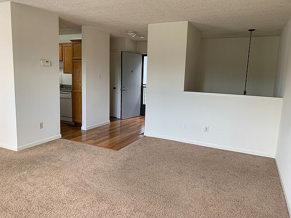 5th image of 167 Holiday Hills Dr