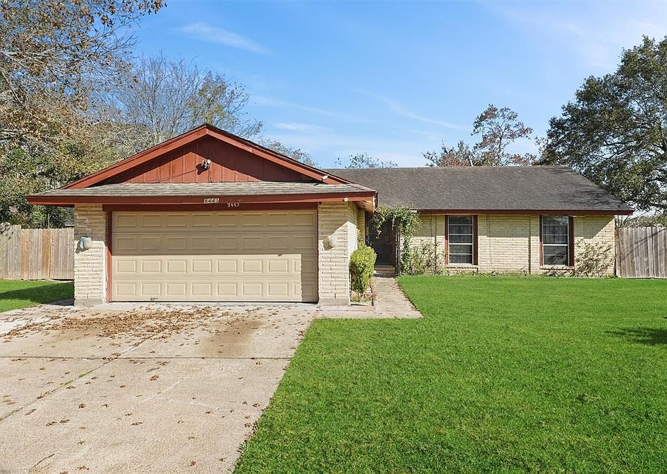 1st image of 8443 Gulfwood Lane