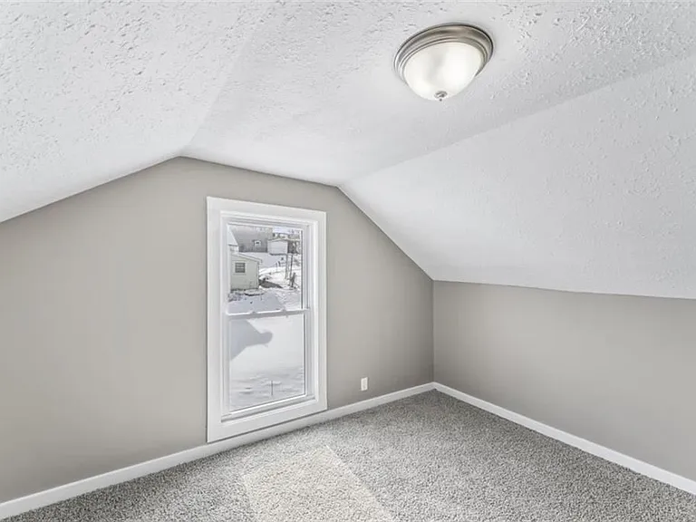 314 Grand Ave — Photo 16
