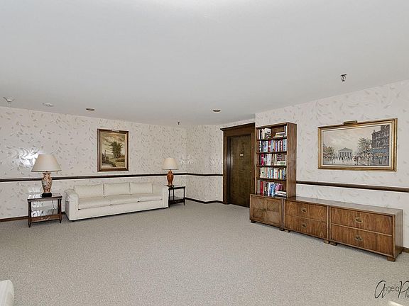 5th image of 3 The Court Of Harborside APT 301