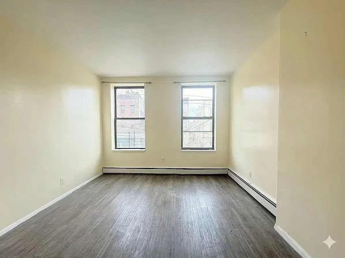 3 bed, $3,000 — Photo 4