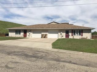 802 11th St NE, Minot, ND 58703