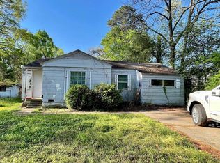 828 Hickam Dr, Wake Village, TX 75501