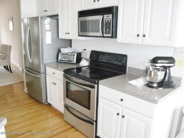 8 Osprey Ln, Bayville, NJ 08721