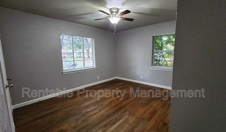 406 W 14th St — Photo 4