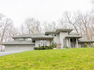 275 Preservation Dr NE, Ada, MI 49301