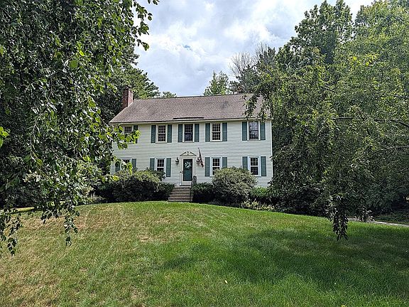2nd image of 2 Nutfield Dr