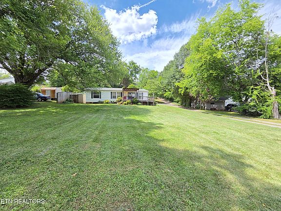 3rd image of 2262 Mentor Rd