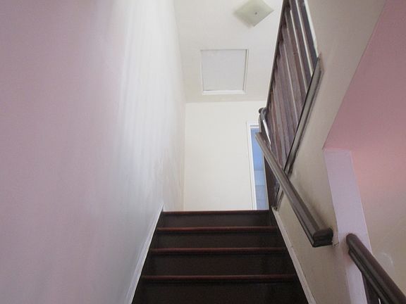 5th image of 1005 E 215th St