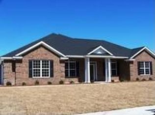 28 Appling St, Hinesville, GA 31313