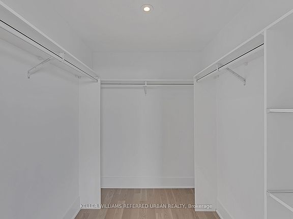 4th image of 585 Bloor St E #4118