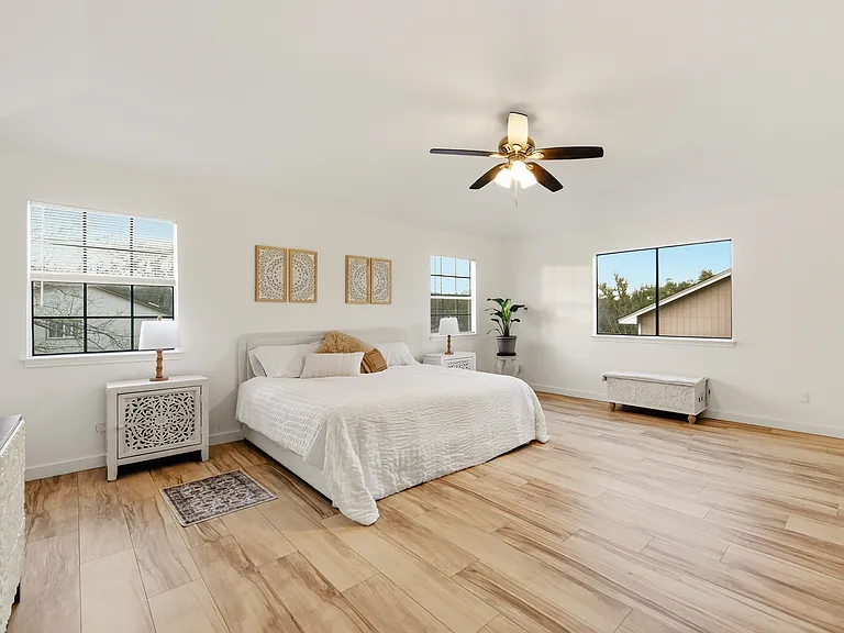 12901 Silver Creek Dr — Photo 35