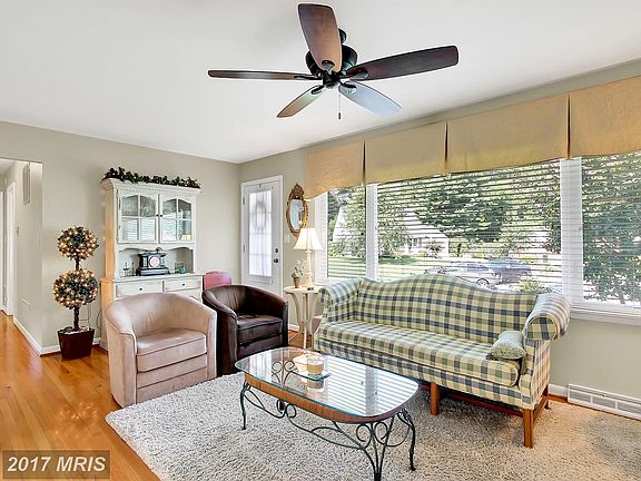5th image of 9 Trenton Ln