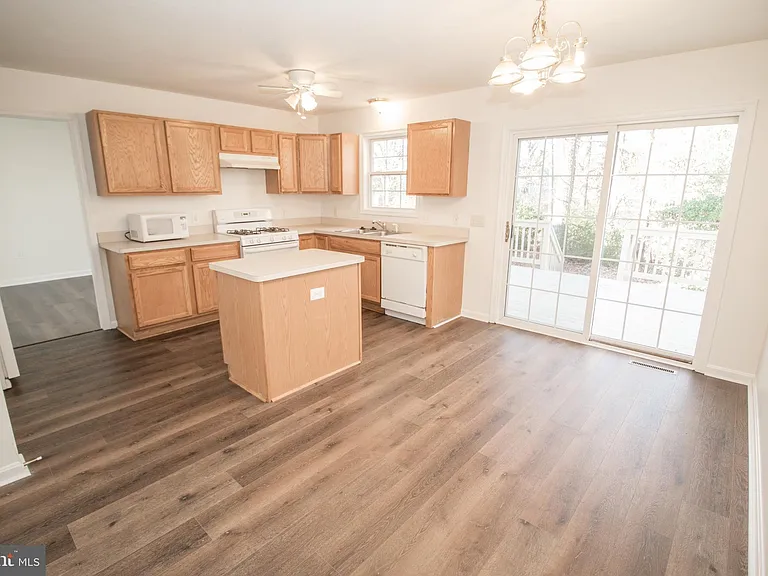 21421 Mary Margaret Ct — Photo 16
