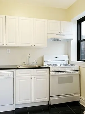 Rented by Sotheby's International Realty | media 17