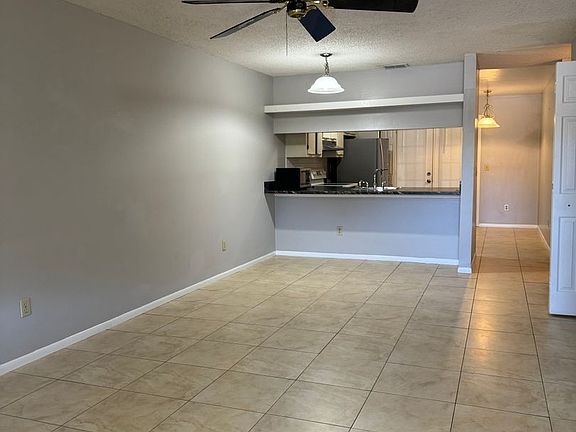 5th image of 1052 Sophie Blvd