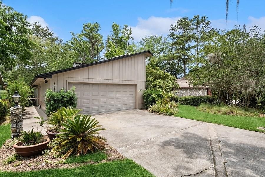 1st image of 10812 CREEK DRIVE