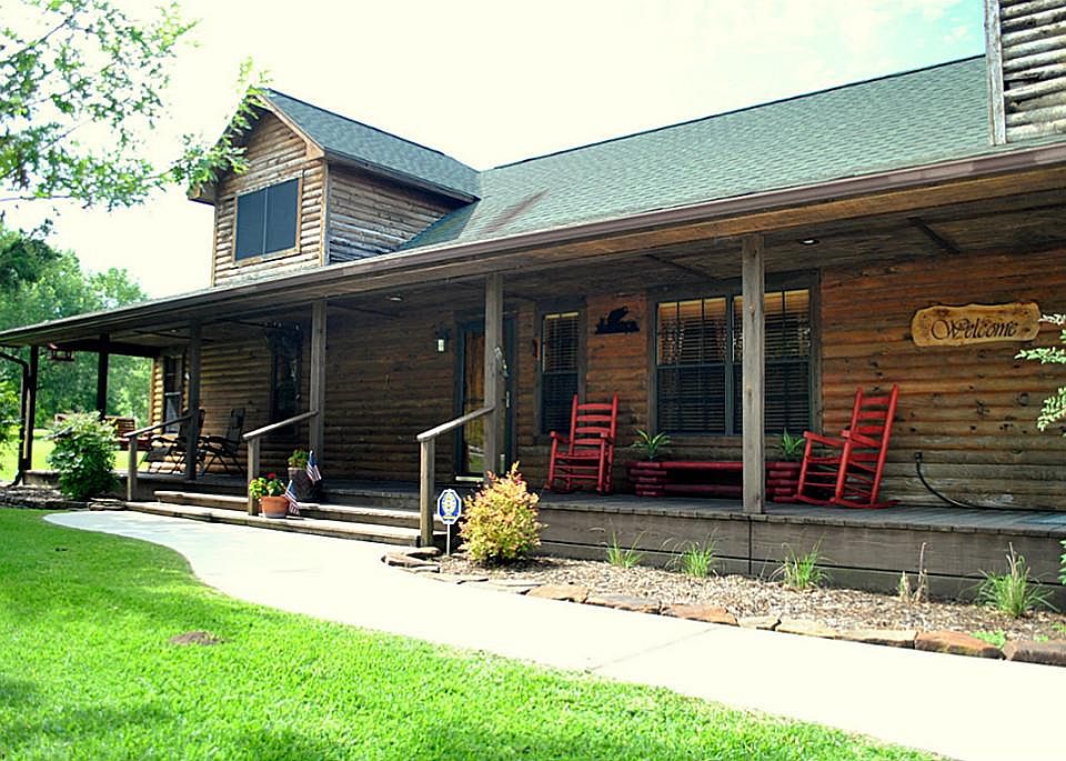1st image of 13615 Hillcrest Manor Dr