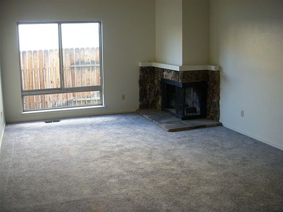 3rd image of 1071 Glen Martin Dr
