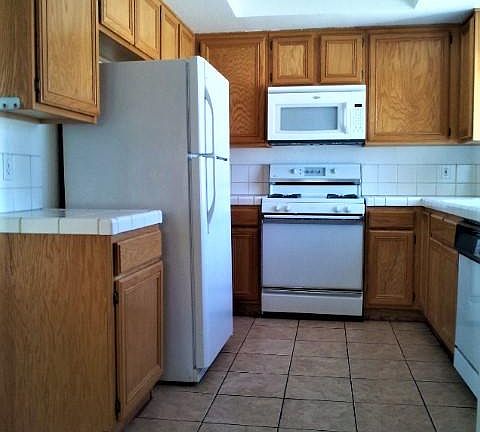 Kitchen with all appliances included