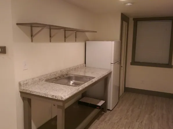 1734 James St #B, Bellingham, WA 98225