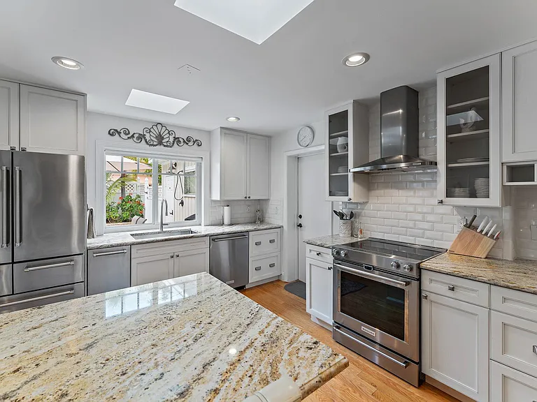 460 Sunrise Way — Photo 25
