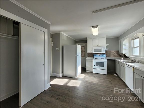 4th image of 109 Fesperman St